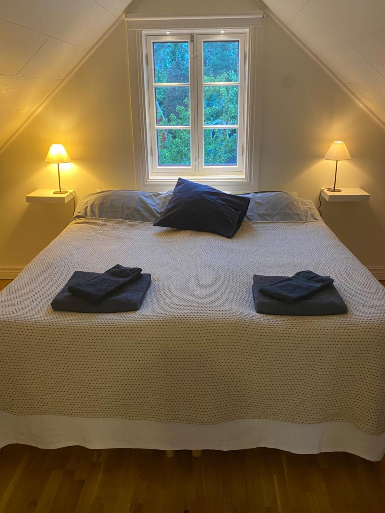 Vila Roeda Huset Hallstahammar Exteriér fotografie